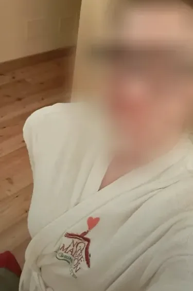 Aisha, 40