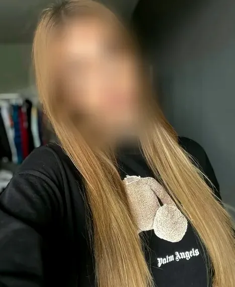 Leila, 28