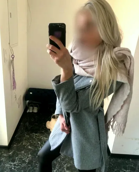 Lily, 24