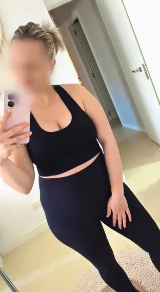 Rosie, 36