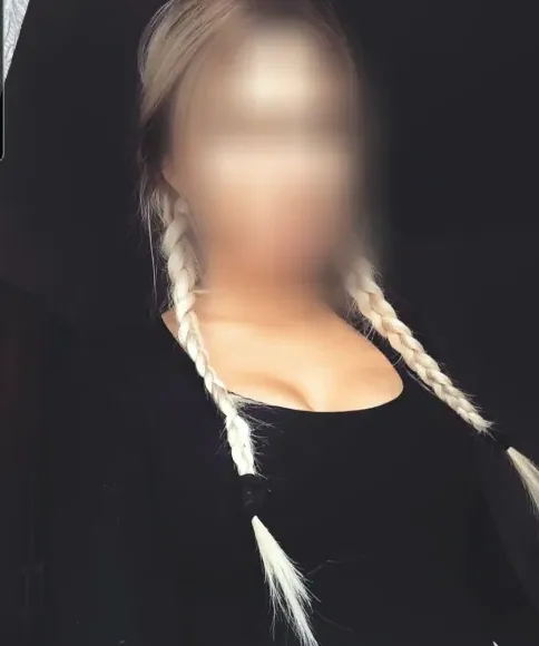 Samantha, 26